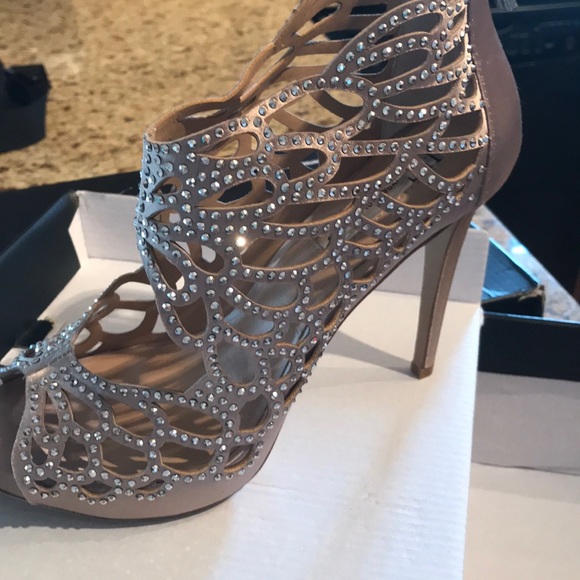 INC heels - Picture 2 of 3